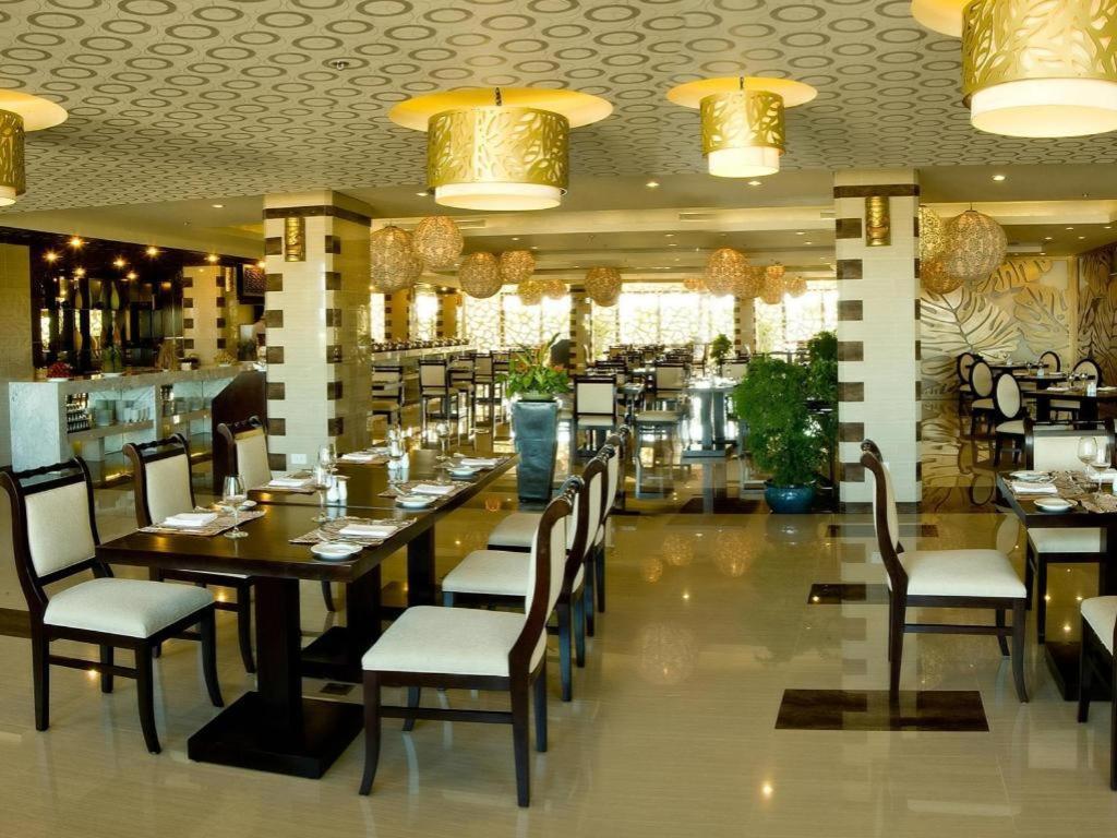 Olalani Resort & Condotel Дананг Екстер'єр фото