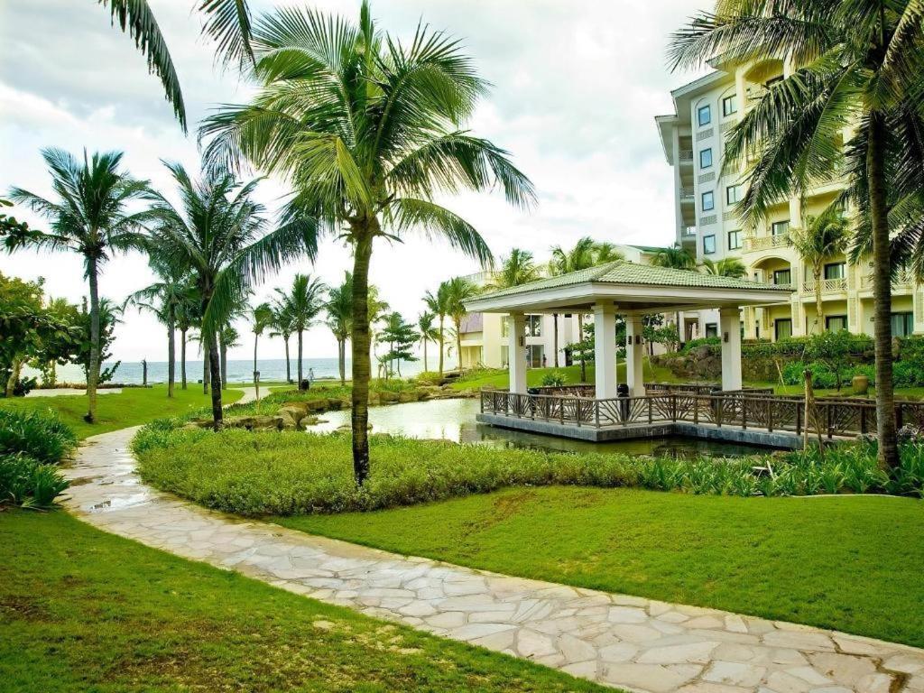 Olalani Resort & Condotel Дананг Екстер'єр фото