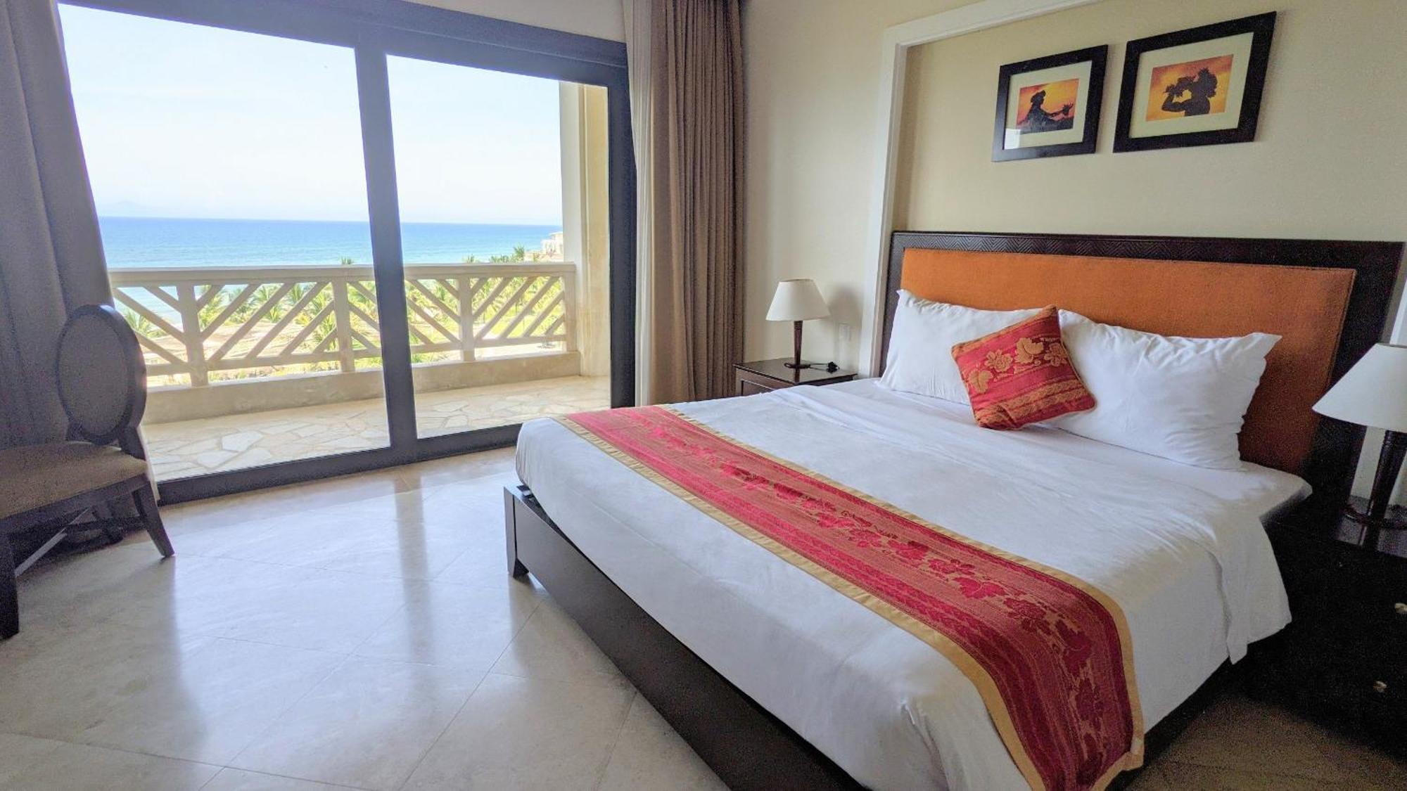 Olalani Resort & Condotel Дананг Екстер'єр фото